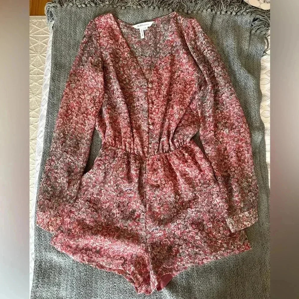 BCBGeneration Button Front V Neck Romper in Cedar Rose Combo XS